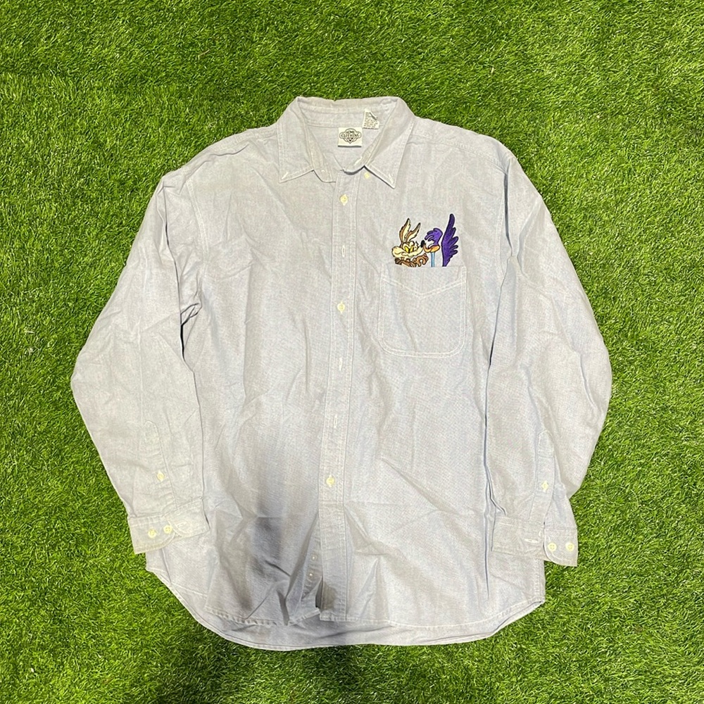 Men’s long sleeve chambray button up with Warner Bros. Coyote and Roadrunner.